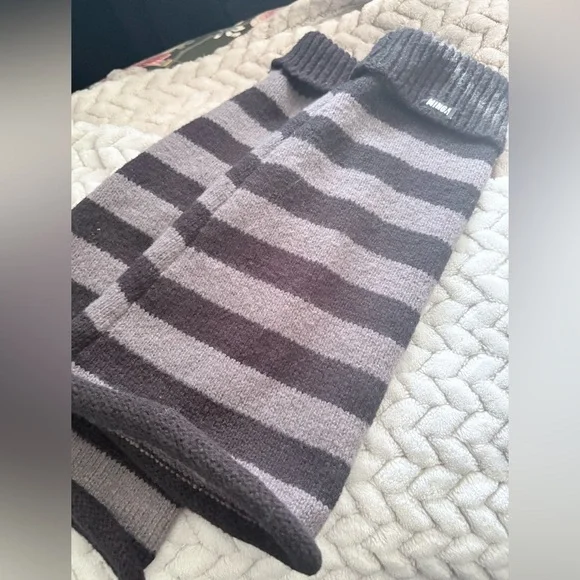 Minga London Striped Knit Leg Warmers - Picture 4 of 4